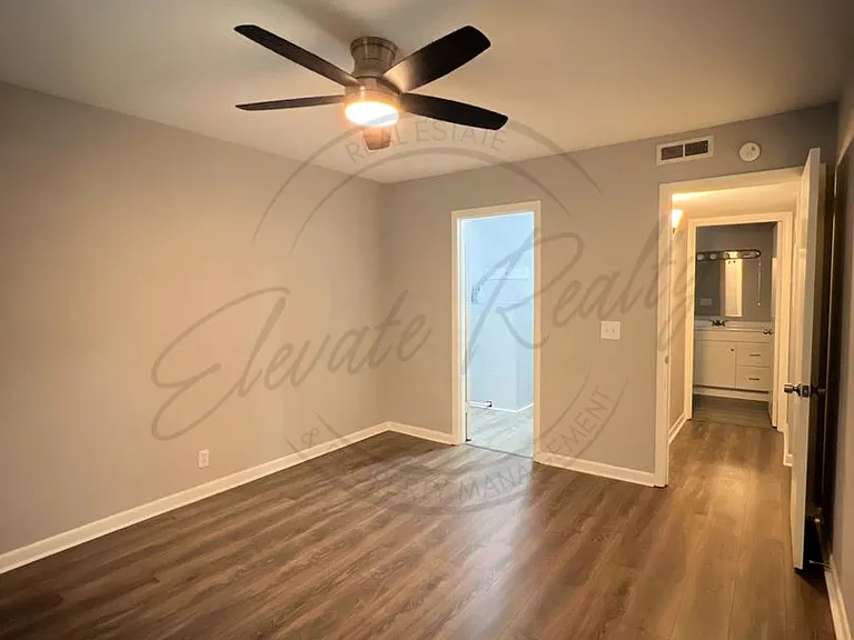555 N Dupont Ave #C53 — Photo 21