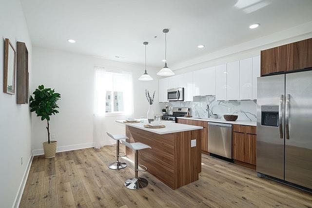 1st image of 2519 E Schiller St #B17