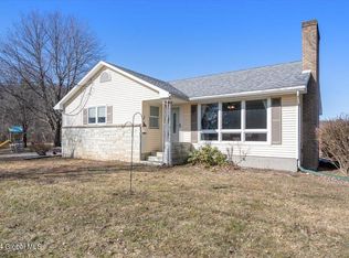 126 Fellows Rd, Halfmoon, NY 12065