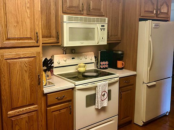 2nd image of 5556 Christyway Ct