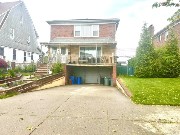 5835 229, Oakland Gardens, NY 11364