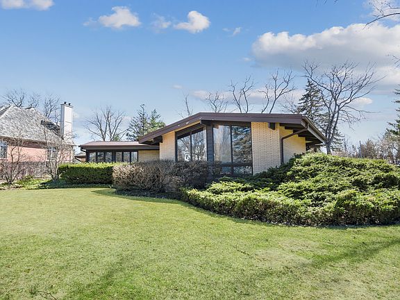 3rd image of 600 Orchard Ln