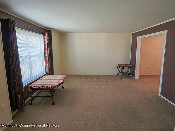 3rd image of 1094 White Oak Ct