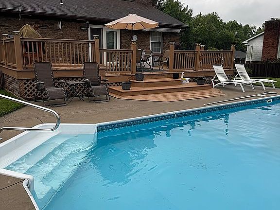 Pool looking to deck