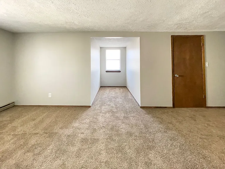 East Memorial Apartments — Photo 66