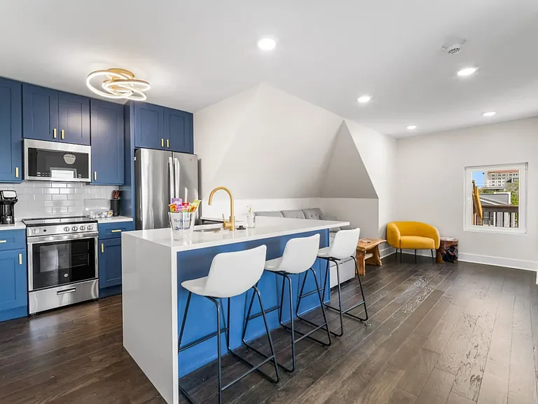 1059 Asbury Ave #3 — Photo 10