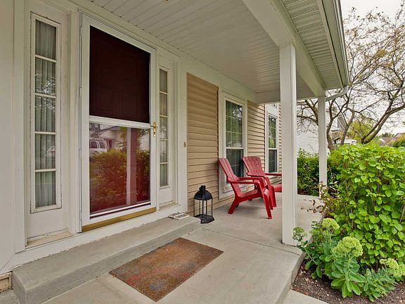 2nd image of 213 Butternut Ln #213