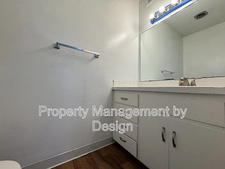 1039 5th St #7 — Photo 11