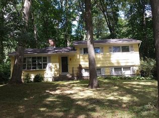 13 Forest Ln, Gales Ferry, CT 06335