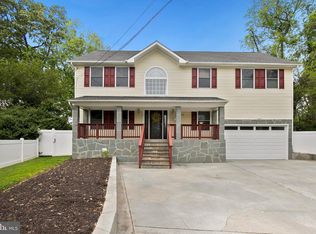 7106 Kaiser Pl, Falls Church, VA 22042