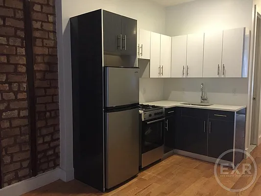 Rented by EXR | media 102