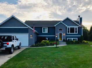 74 Niles Dr, Valparaiso, IN 46383