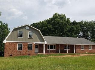 274 Johnny Martin Rd, Donalds, SC 29638