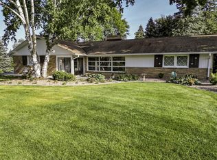 15205 Flagstaff Rd, Brookfield, WI 53005