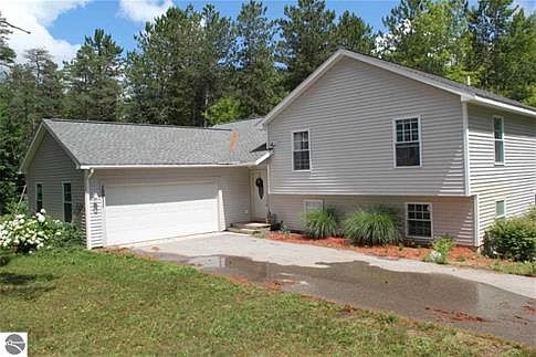 5th image of 10011 Betsie Creek Dr