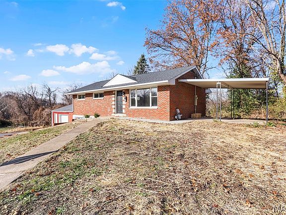 2nd image of 120 Moonlight Dr