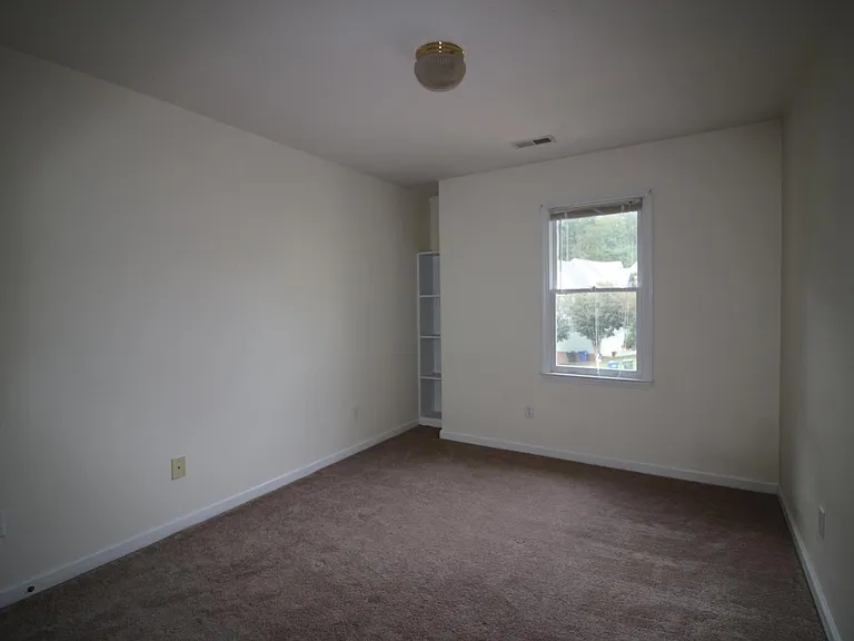 1437 Opal Ct — Photo 17