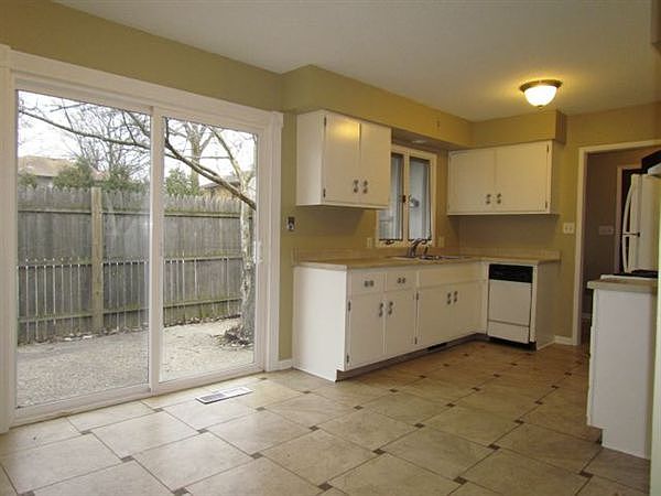 1st image of 2528 Ardmore St SE