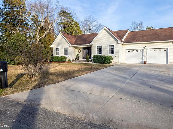 2nd image of 2757 Perna Ln
