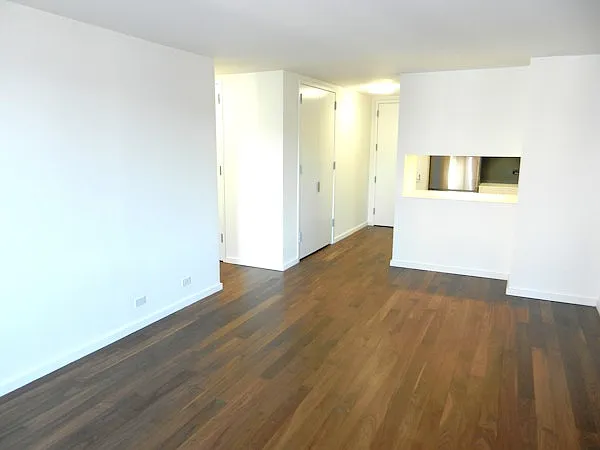 515 E 72nd St #15E — Photo 3