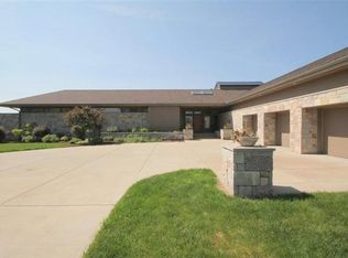 10 Turnwood Cir, Verona, WI 53593