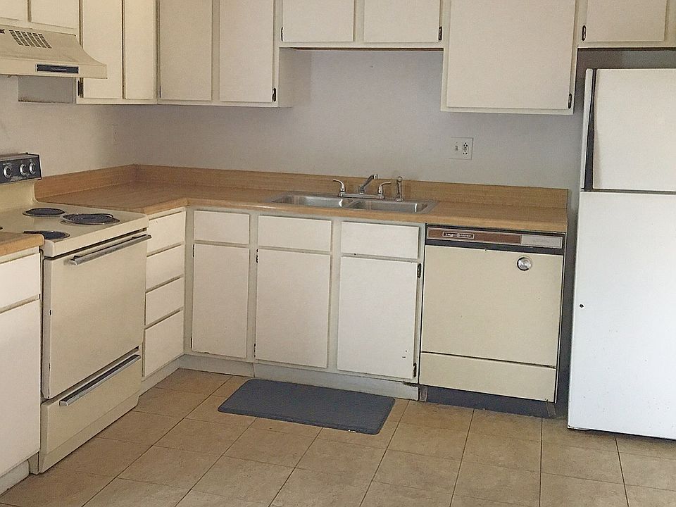 2nd image of 1410 Summit St APT 4