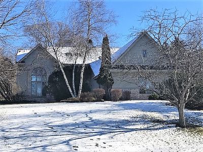 W280N1792 Golf View Dr, Pewaukee, WI, 53072