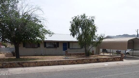 2nd image of 303 W GREENWICH Road