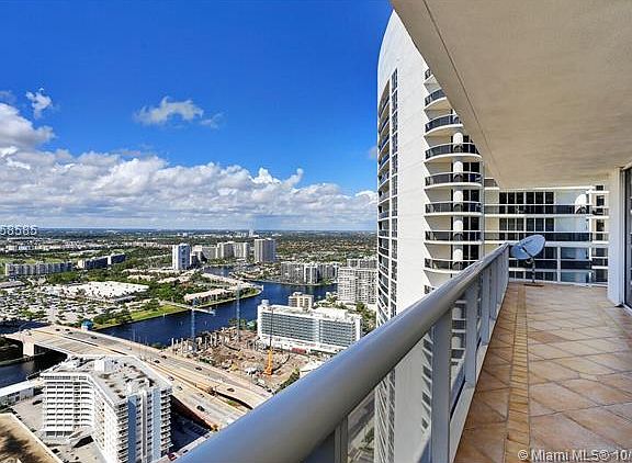 4th image of 1830 S Ocean Dr APT 3708
