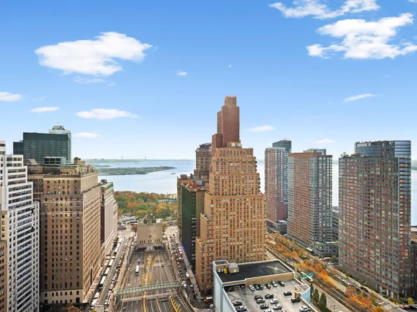 88 Greenwich Street image 2 of 5