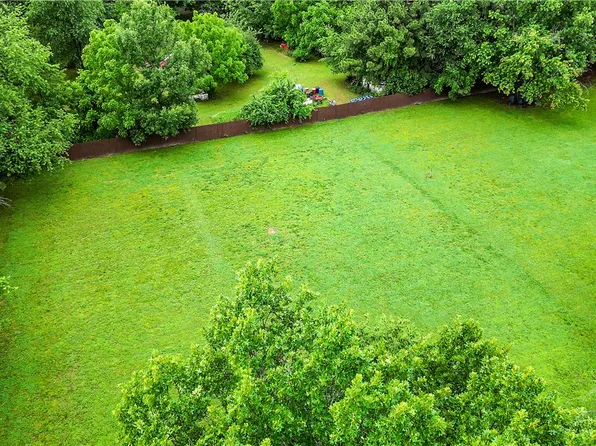 W Howard Nickell Rd #4B, Fayetteville, AR 72704