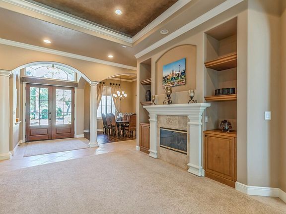 3rd image of 303 Corinthian Pl