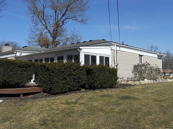 3rd image of 7769 Pleasant Manor Dr