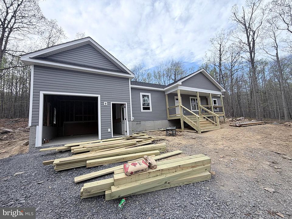 2nd image of 411 Cardinal Dr