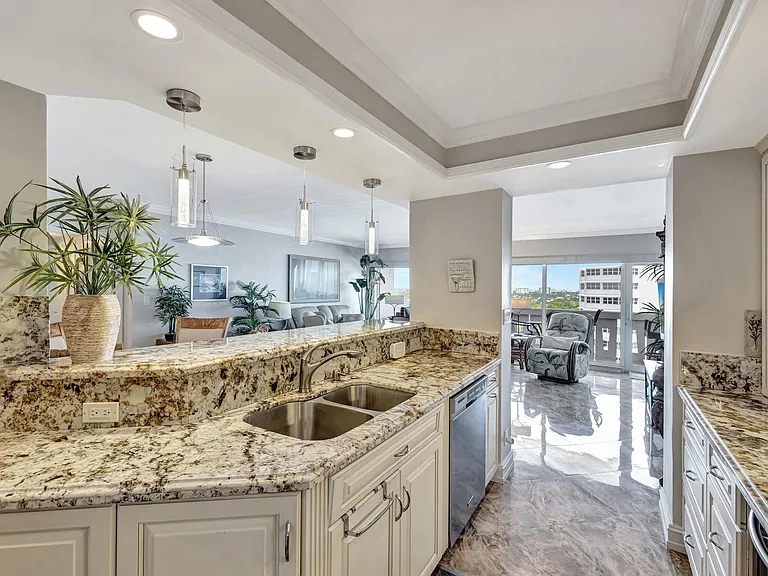 2100 S Ocean Dr #16F — Photo 9