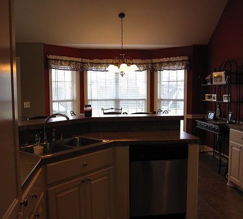 Kitchen with Breakfast Bar and Nook