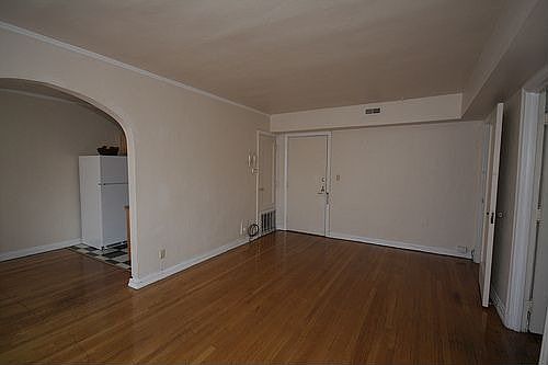 5th image of 37 E 38th St APT 207