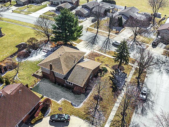 3rd image of 1646 Briarcrest Dr