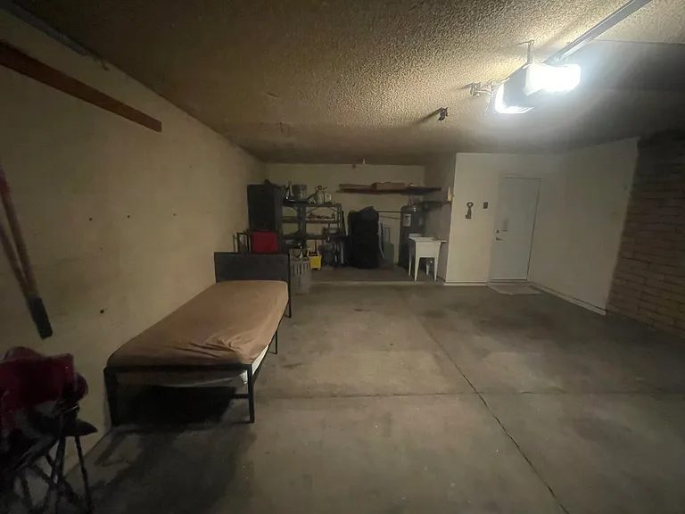 2-Car Garage