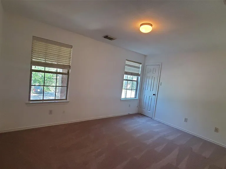 2814 Silver Point Ln — Photo 12