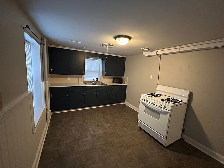 132 W Warburton St — Photo 3