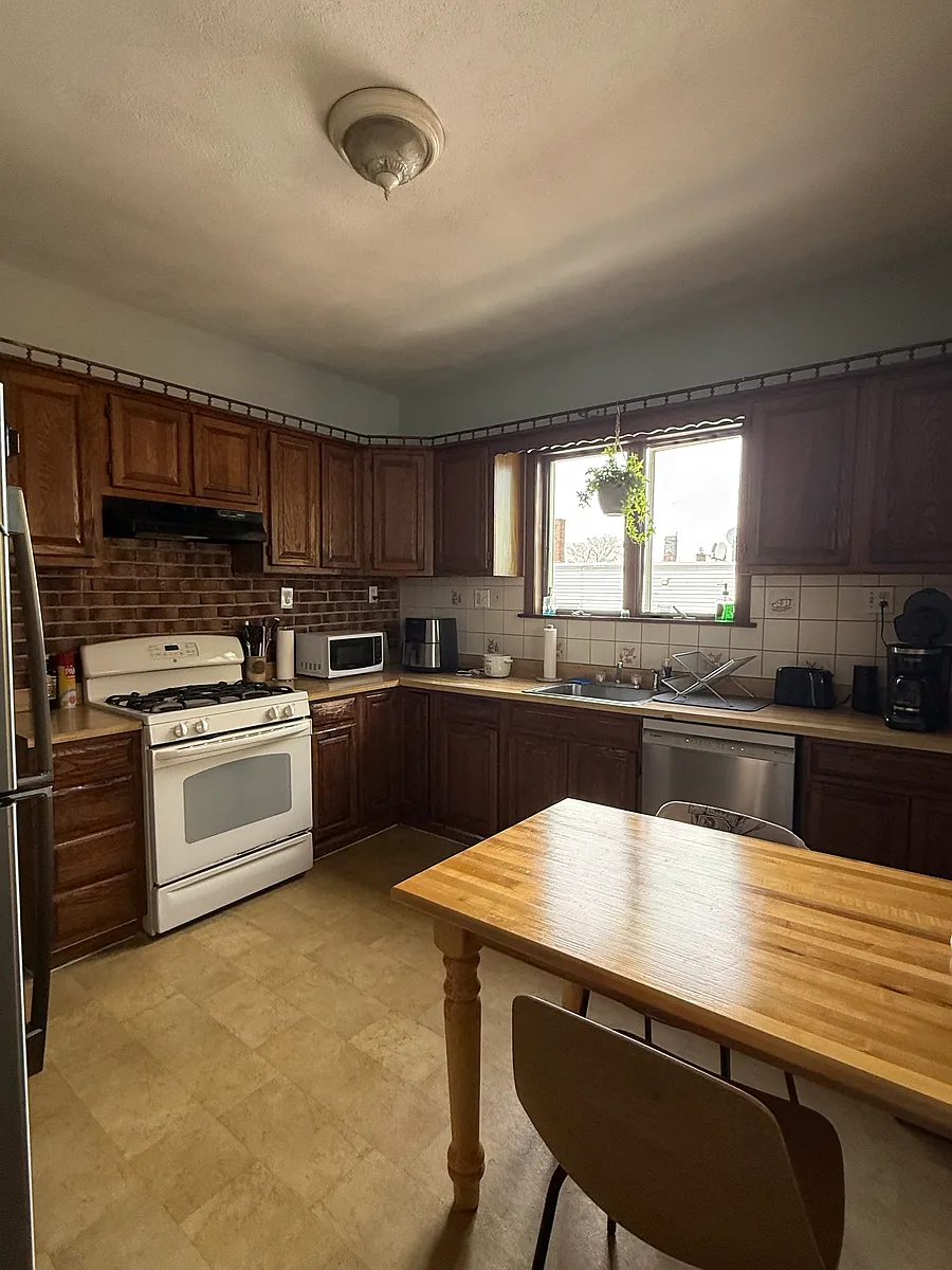 Building Photo - 648 Dorchester Ave #3