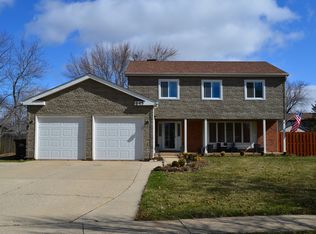 645 Darlington Ln, Crystal Lake, IL 60014