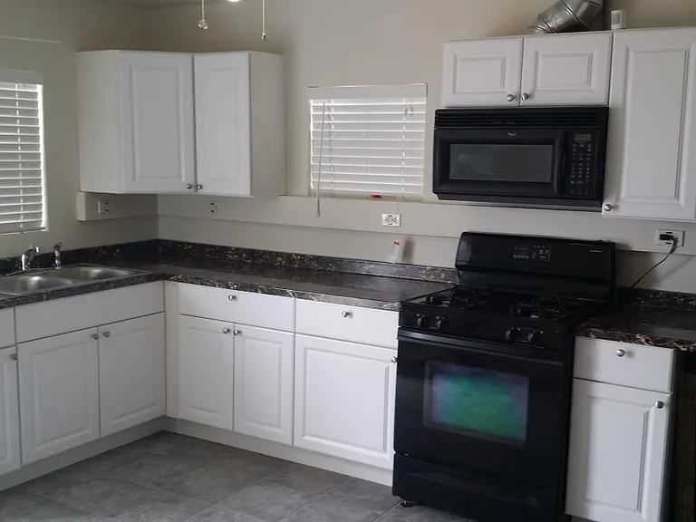 413 N Trekell Rd — Photo 4