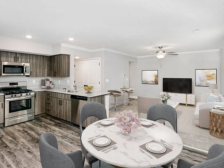 Thrive at Creekside Apartments and Townhomes — Photo 11