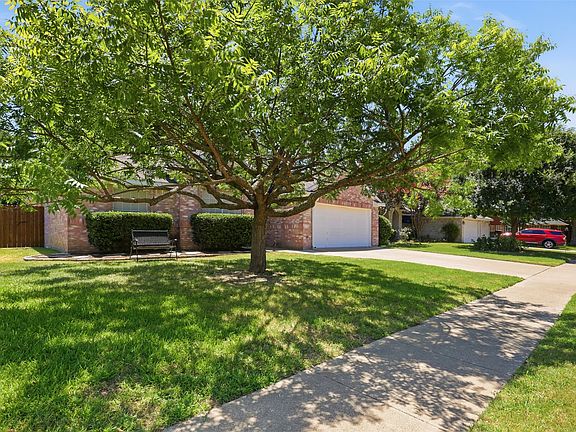 2nd image of 2771 Oakdale Dr