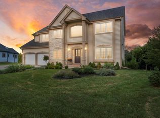517 Cassie Lynn Ln, Oconomowoc, WI 53066