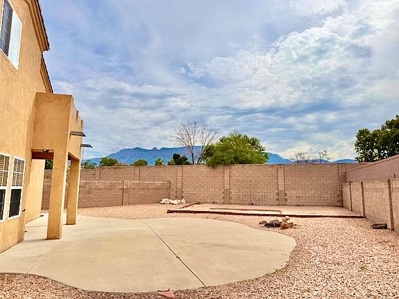 5th image of 8724 Cuevita Ct NE