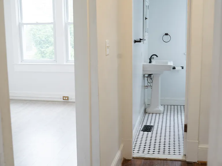630 Otis Pl NW #1 — Photo 9