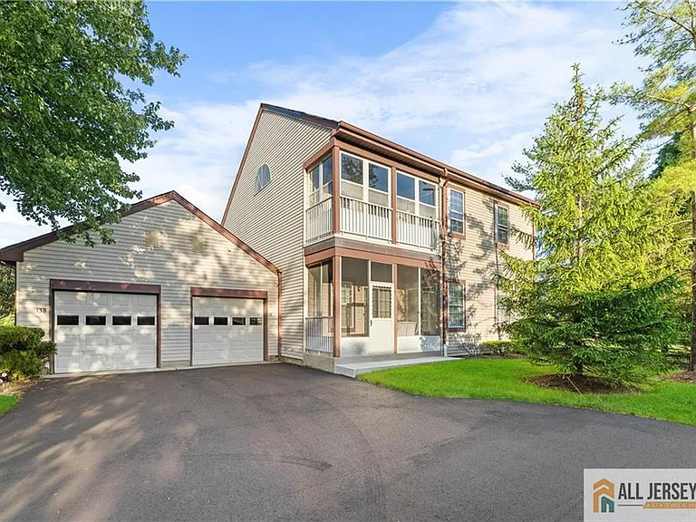 13 Canterbury Dr #13E — Photo 23